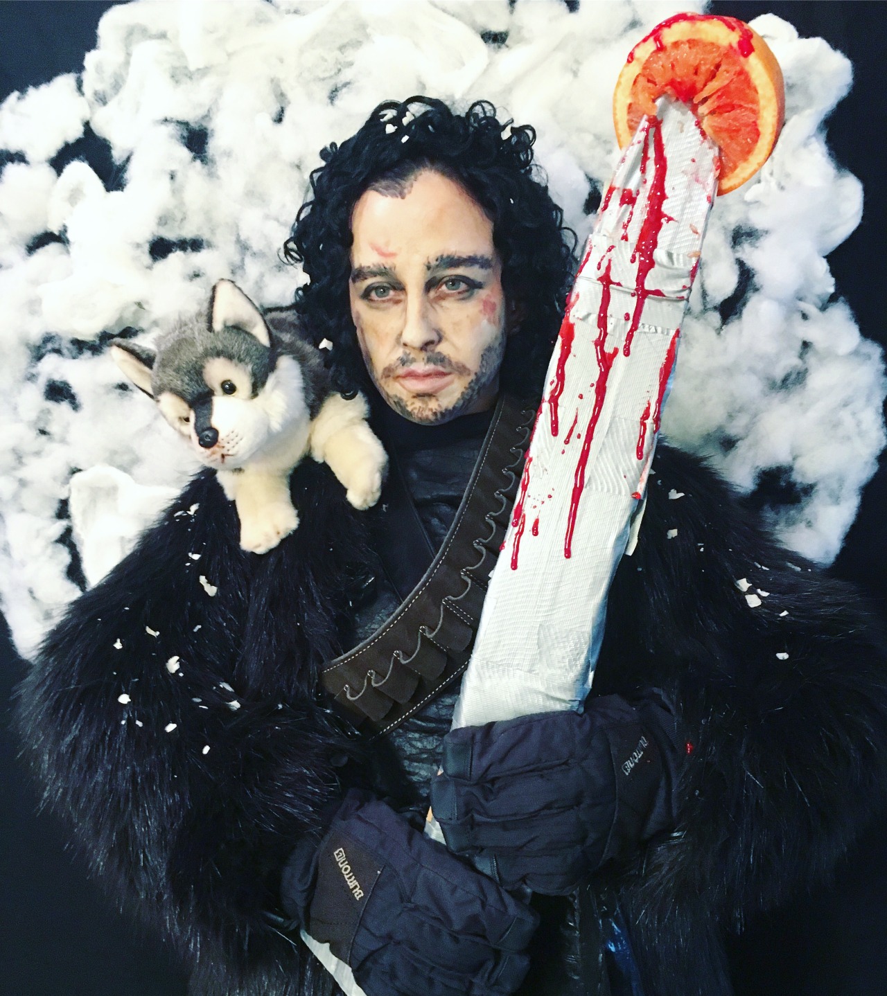 The Bastart of Winterkale
The Emmys are coming, Winter is coming..It’s all coming, really. So start the season with a comeback and
load up on your vitamins for your best defense.
Ingredients:
Kale, cucumber, celery, grapefruit, pineapple, lemon, faux...